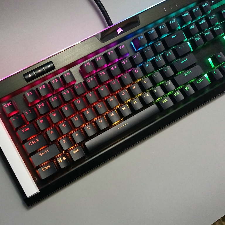 Corsair PBT Transparent Keycap - Gaming Keyboard Corsair incelemesi ve fiyatı